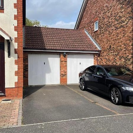 Ashford Holiday Home Smithy Drive Sleeps 5 Free Wifi And Vehicle Parking Kingsnorth Kültér fotó