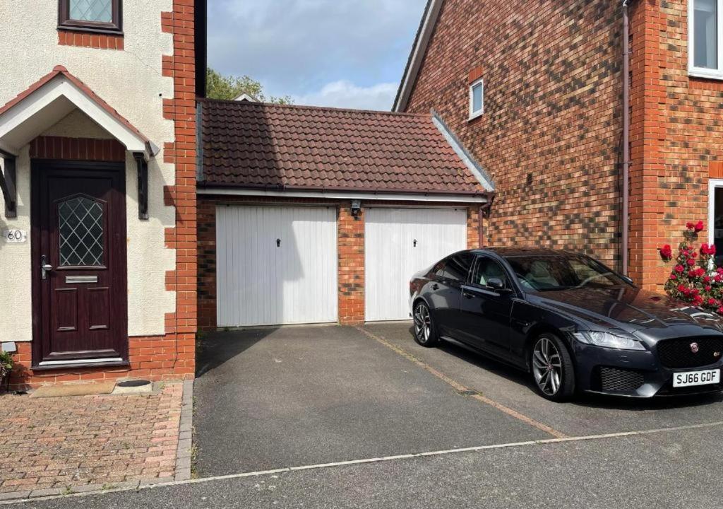 Ashford Holiday Home Smithy Drive Sleeps 5 Free Wifi And Vehicle Parking Kingsnorth Kültér fotó