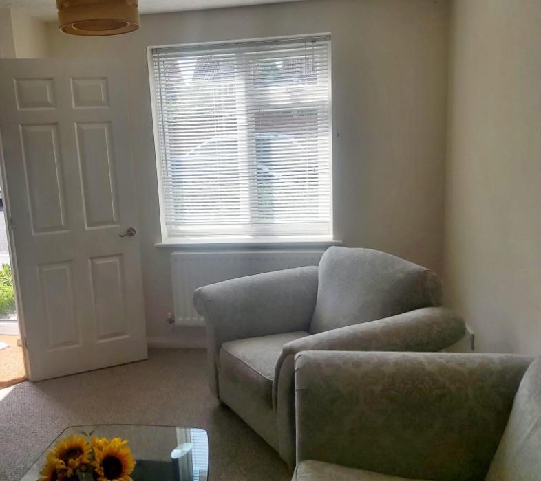 Ashford Holiday Home Smithy Drive Sleeps 5 Free Wifi And Vehicle Parking Kingsnorth Kültér fotó
