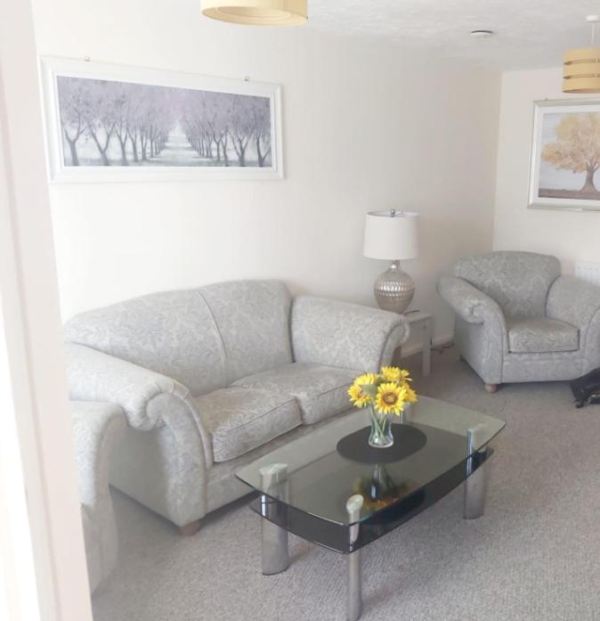 Ashford Holiday Home Smithy Drive Sleeps 5 Free Wifi And Vehicle Parking Kingsnorth Kültér fotó